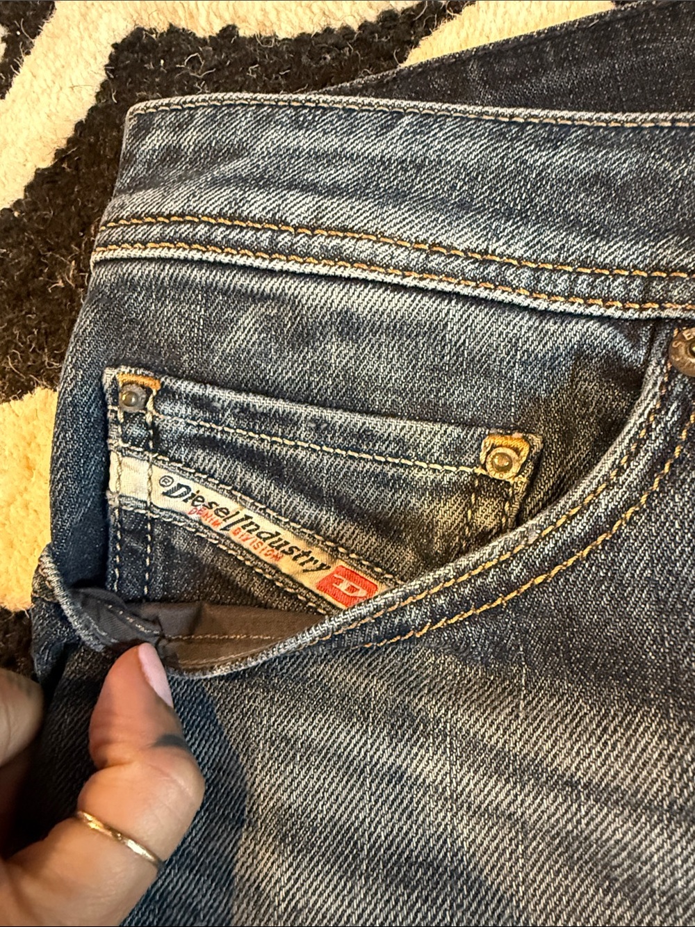 Mens Diesel Straight Leg Jeans in Medium Wash Blue- 33x30 (Safado) - Picture 9 of 11